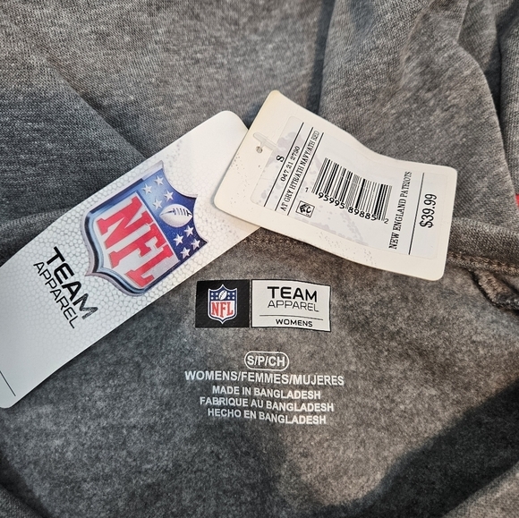 NWT NFL New England Patriots Crew Neck Raglan Sleeve Sweatshirt Size Small Women - Picture 8 of 9